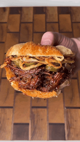 bbq-shredded-beef-sandwich.gif