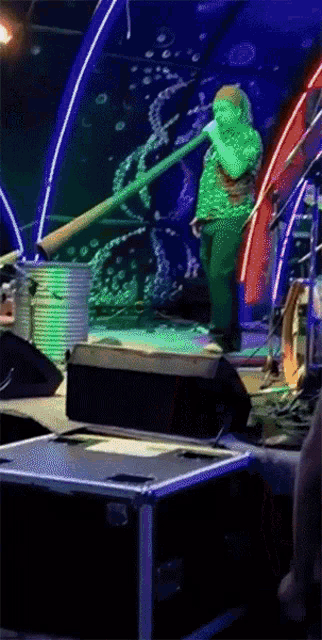 twerking-didgeridoo.gif